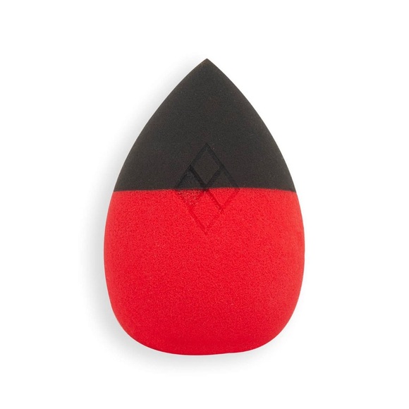 DC HQ Diamond Blending Sponge & DC ร Revolution HQ Heart Eyeshadow Palette!!! - Picture 4 of 15